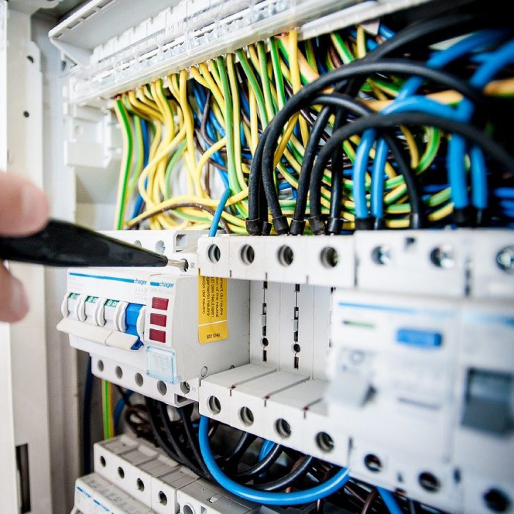 Vorschriften der Elektroprüfung für Unternehmer - Bild jarmoluk - pixabay