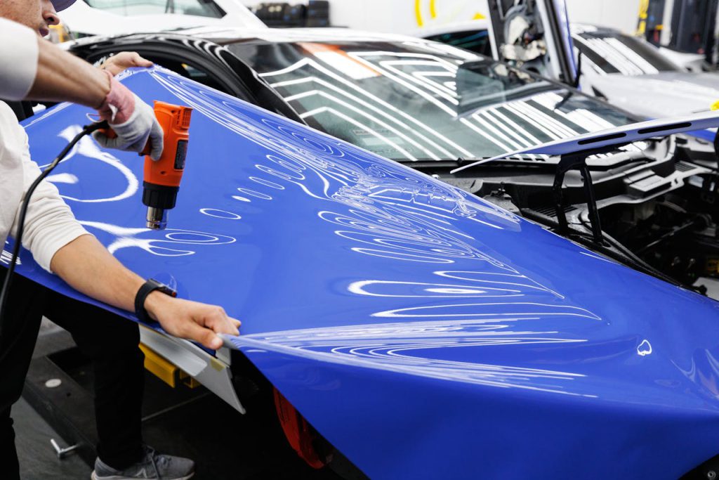 Wie Klebstofftechnologien die Effizienz der modernen Fertigung vorantreiben - Foto von Auto Records - Pexels