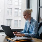 Kanzleimarketing im digitalen Zeitalter - Strategien und Lösungen - Kanzleimarketing Interview mit Online Marketing Experte Matthias Buchholz - Foto von Sora Shimazaki-Pexels