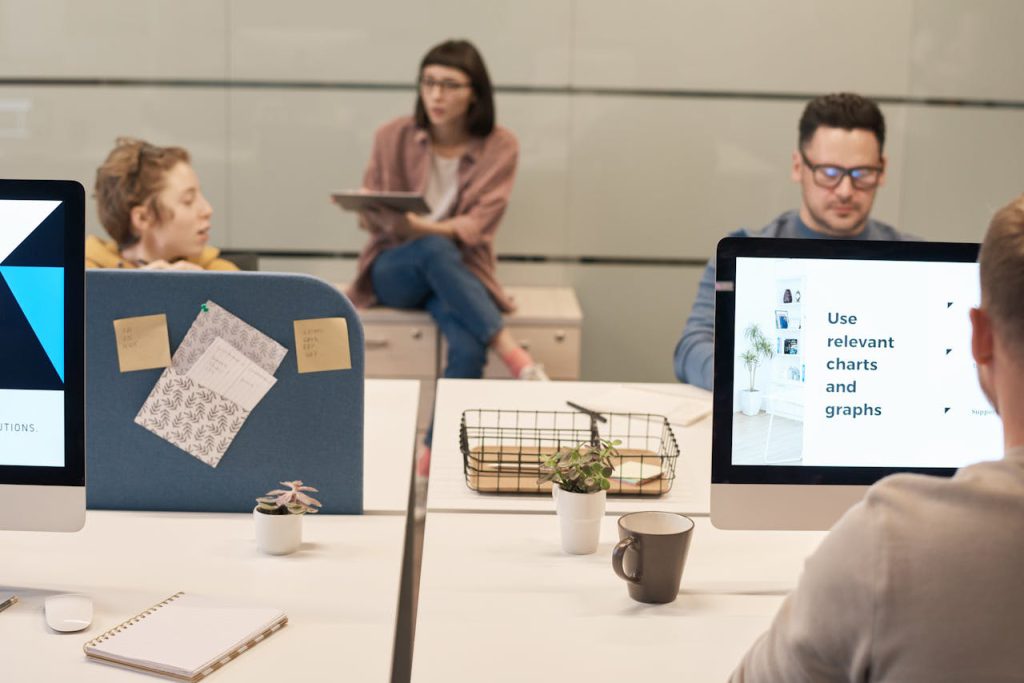 Neue Arbeitswelten - Remote, digital & vernetzt - Bild von fauxels - Pexels