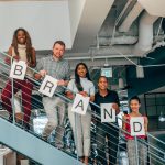 Brandingstrategien im Vergleich - Foto von Kindel Media - Pexels