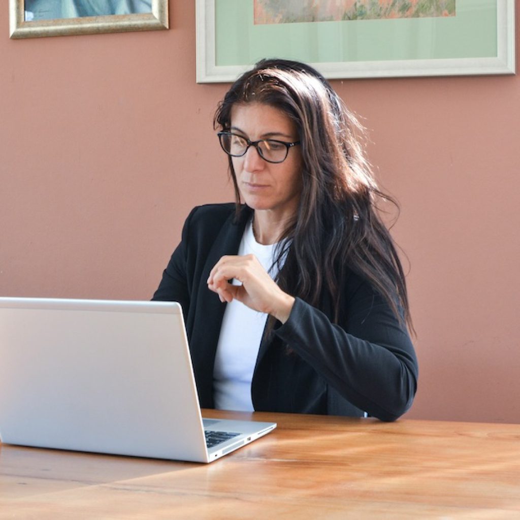 B2B-Leadgenerierung 2026 - Hochwertige Firmenadressen als Wachstumsmotor für DSGVO-konformes Neukundengeschäft - Foto bon Aleksei Zhivilov - unsplash
